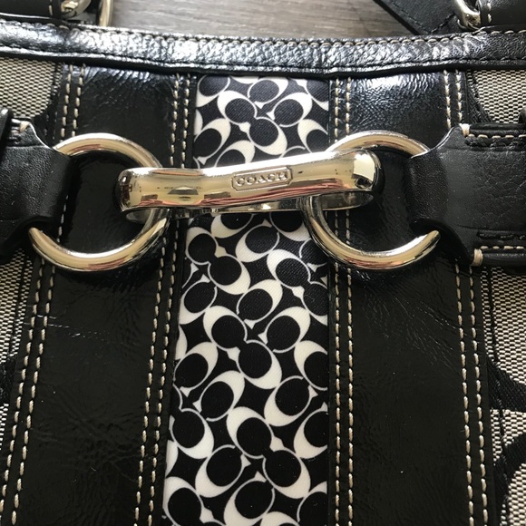 13073 Coach Hamptons Signature Stripe Carryall - Picture 2 of 9